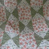 rosebud baby quilt detail 4