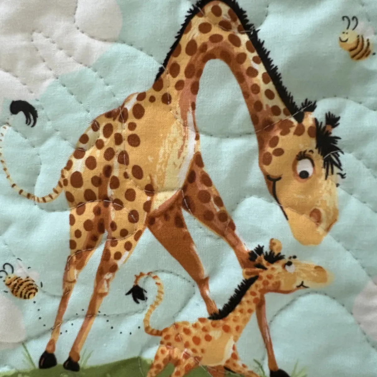 new giraffe family baby quilt detail 2