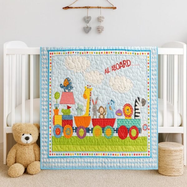 animal train panel quilt on crib