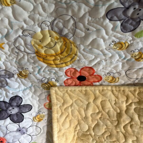 Buzzing Blooms baby quilt