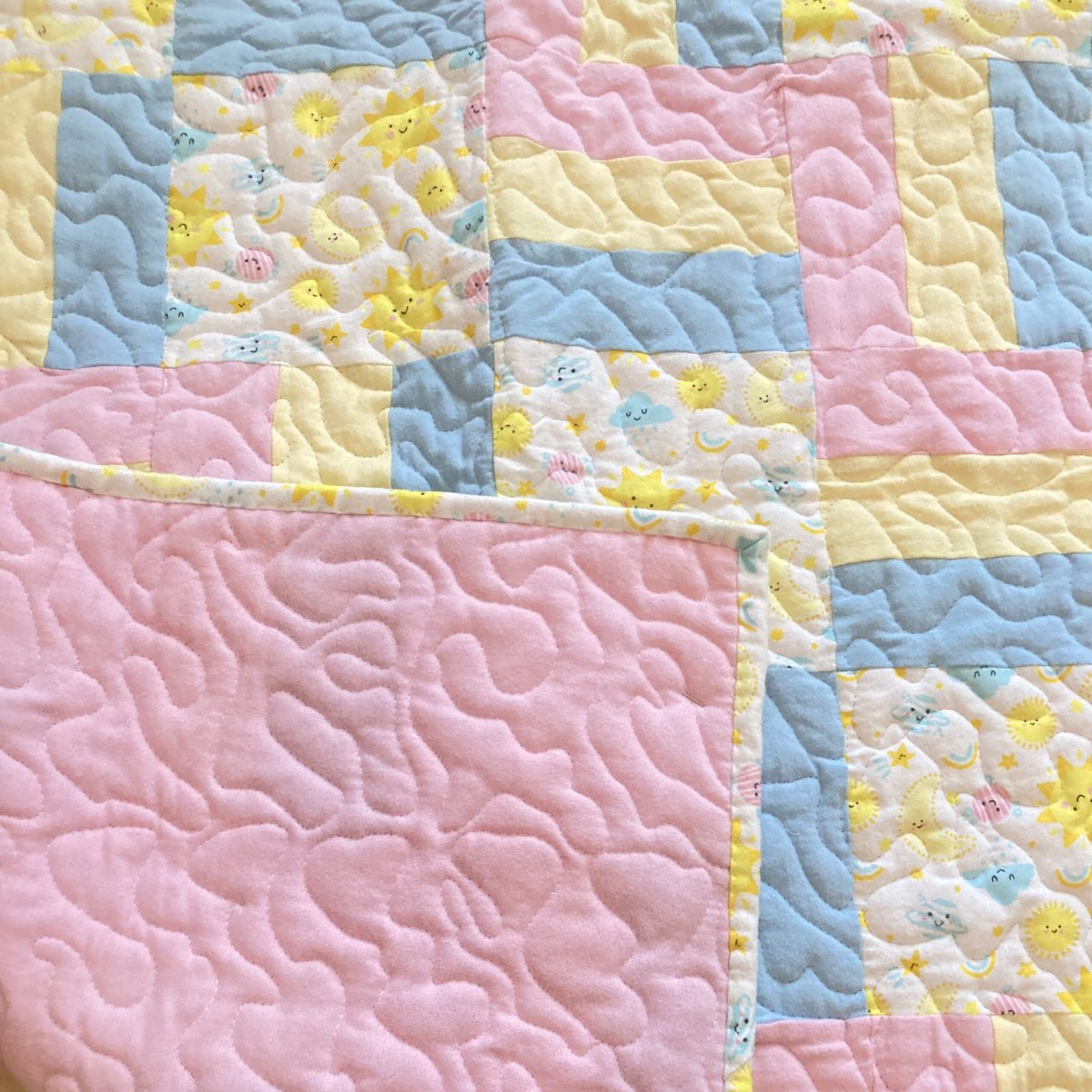 Pastel Patchwork Quilt detail l
